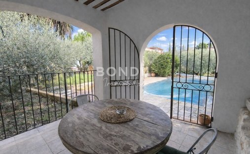 House in Pierrevert, Provence-Alpes-Côte d'Azur, France 1