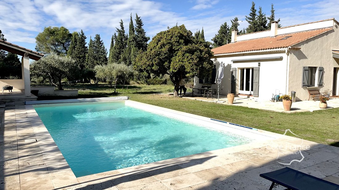 Estate in Eyragues, Provence-Alpes-Côte d'Azur, France 2 - 17140290
