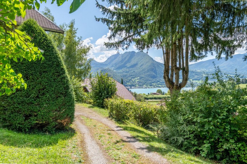 Estate in Talloires, Talloires-Montmin, France 3 - 17139997