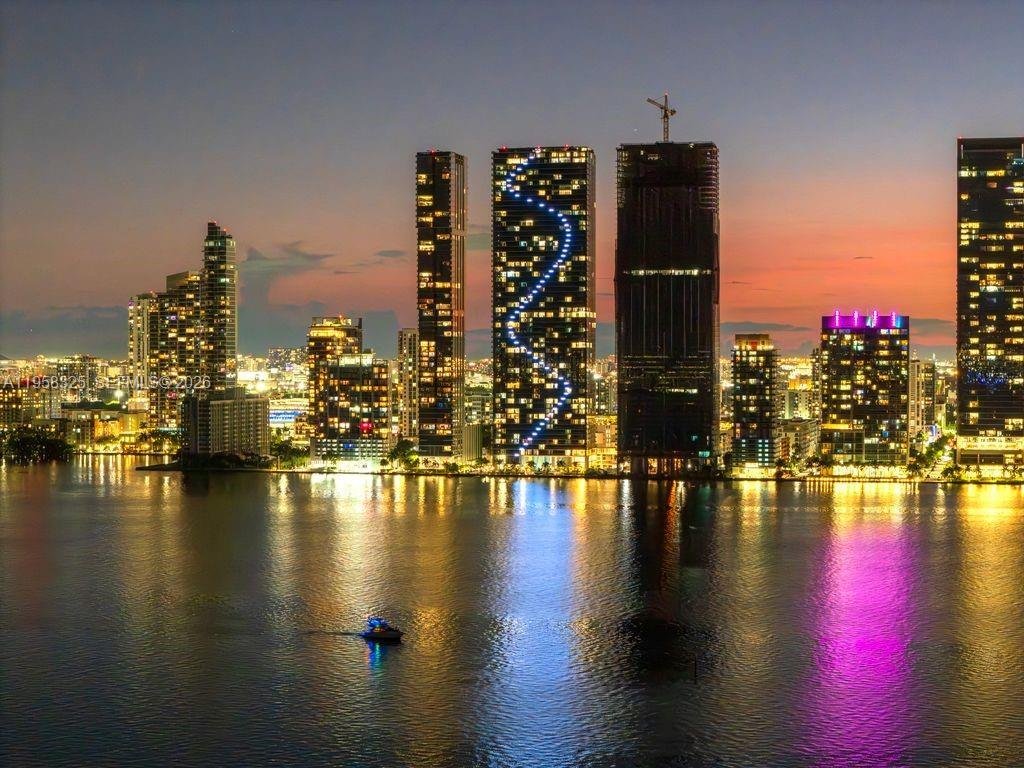 Condo in Miami, Florida, United States 3 - 17142116
