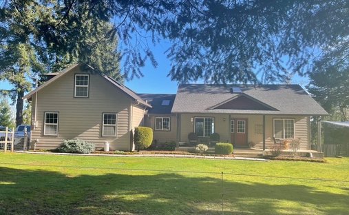 House in Dallas, Oregon, United States 1