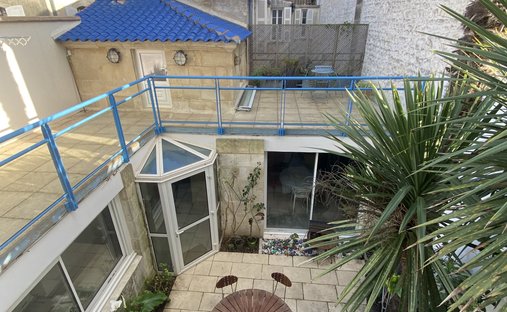 One Of Flat Roof Water Castle, Rochefort ( Commerical)