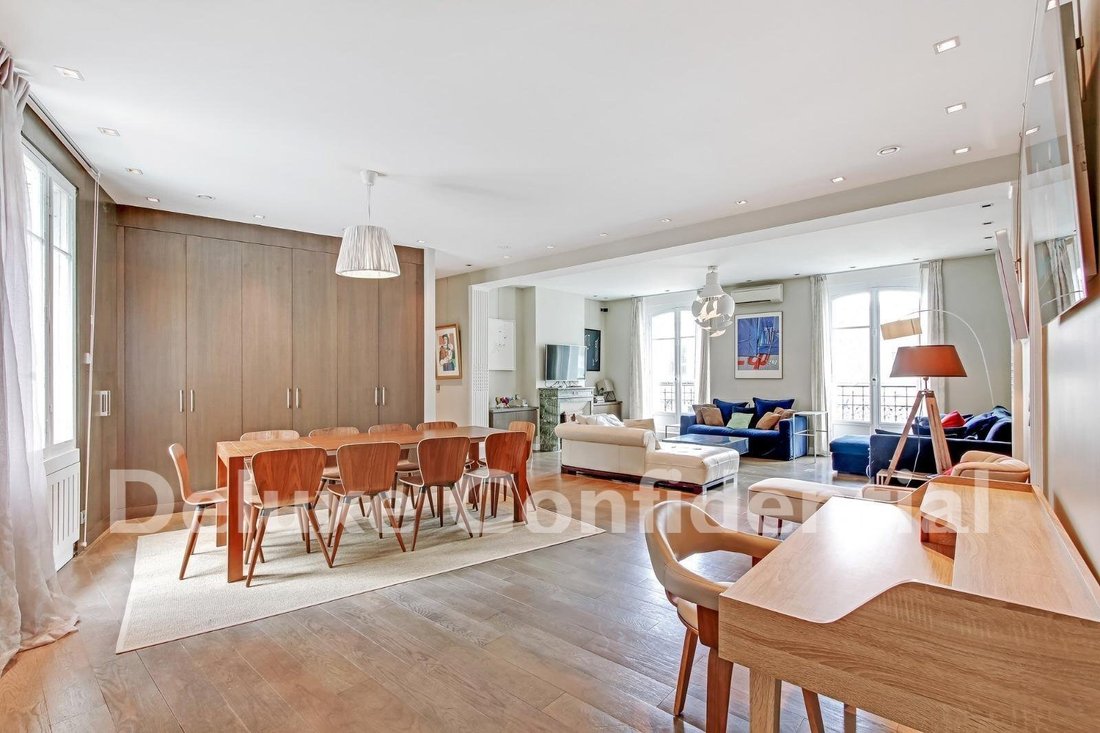 Apartment in Grange Aux Belles-Terrage, Paris 10e Arrondissement, Paris 2 - 17140460