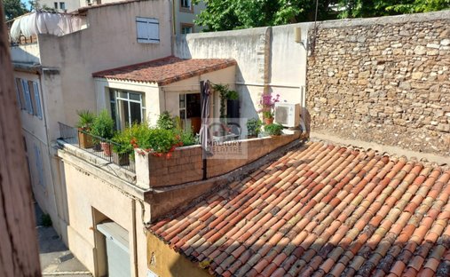 Apartment in Granettes-Jauberte-Sainte Anne, Aix-en-Provence, France 1