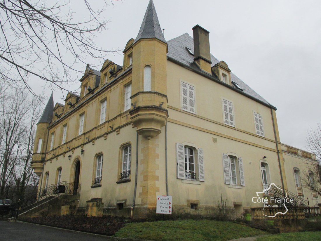 Castle in Montignac-Lascaux, Nouvelle-Aquitaine, France 1 - 17140077