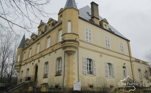Castello a Montignac-Lascaux, Nuova Aquitania, Francia 1