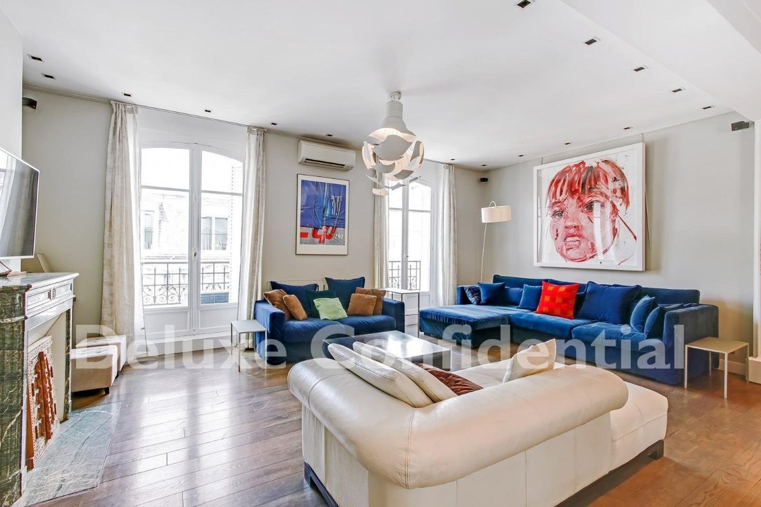 Apartment in Grange Aux Belles-Terrage, Paris 10e Arrondissement, Paris 4 - 17140460
