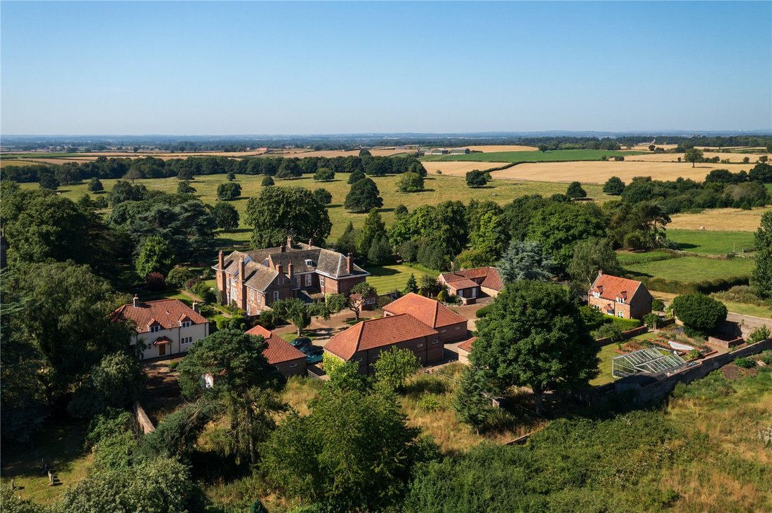 House in Whixley, England 2 - 17140875