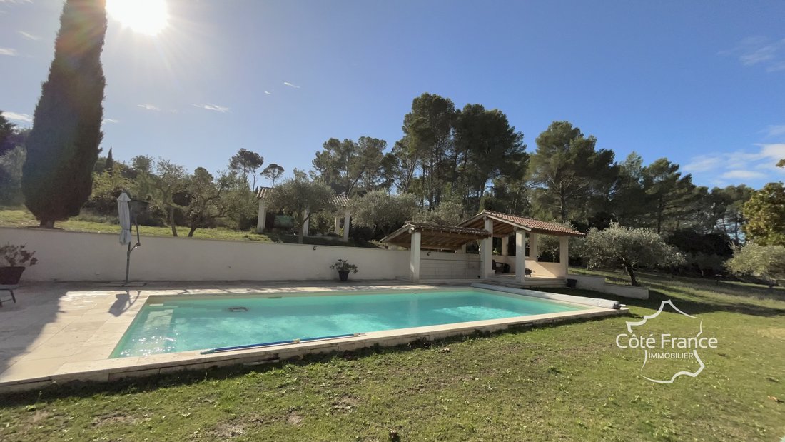 Estate in Eyragues, Provence-Alpes-Côte d'Azur, France 4 - 17140290