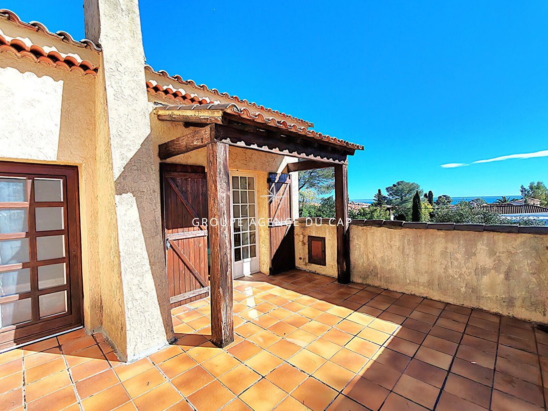 Villa in Frejus, Provence-Alpes-Côte d'Azur, France 3 - 17068436