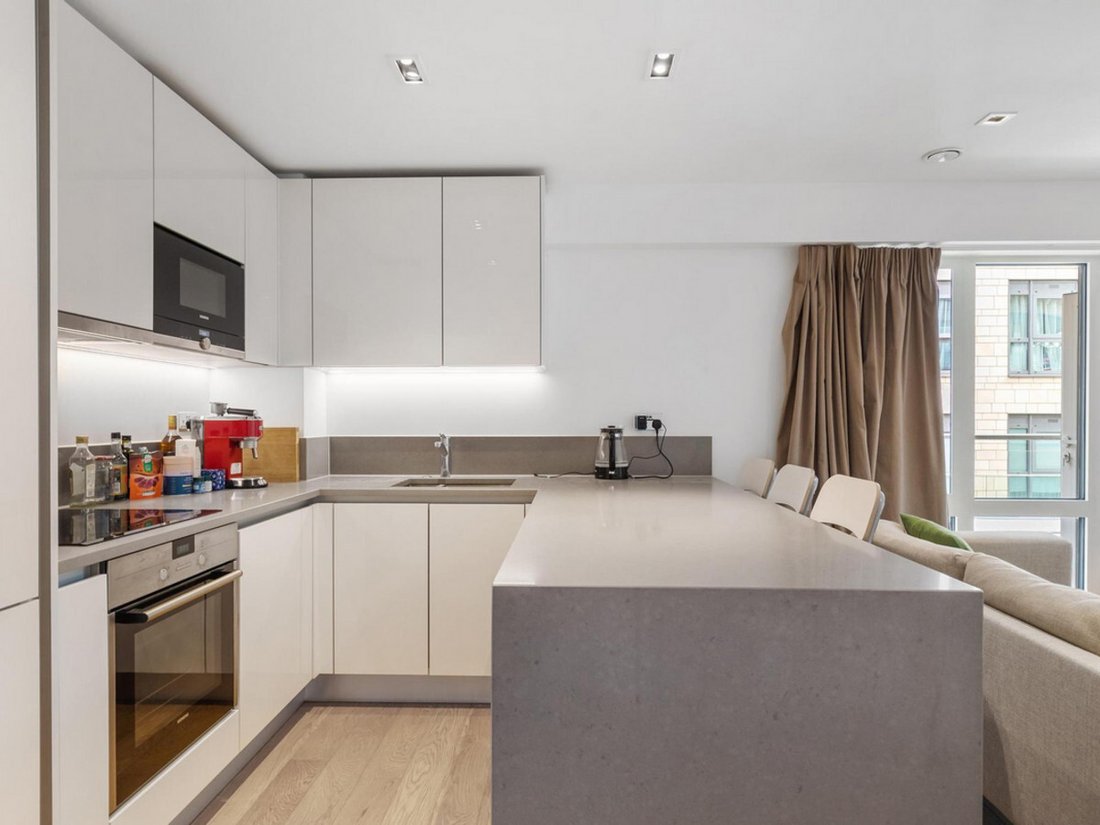 Apartment in Ealing (London Borough of Ealing), Ealing, England 2 - 17143178