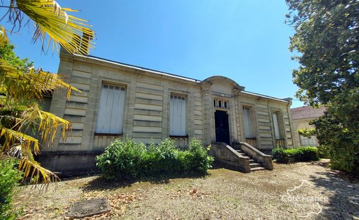 Estate in Cadillac-sur-Garonne, Nouvelle-Aquitaine, France 1