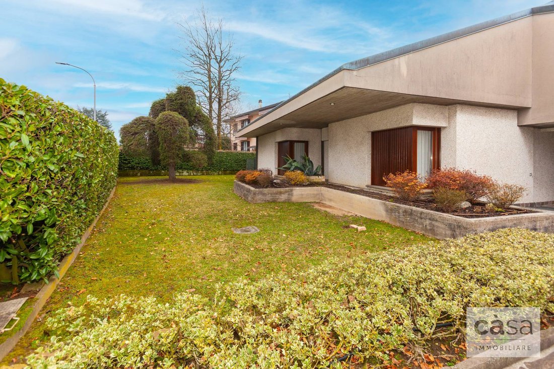 Villa in Bobbiate, Varese, Lombardy 4 - 17143560