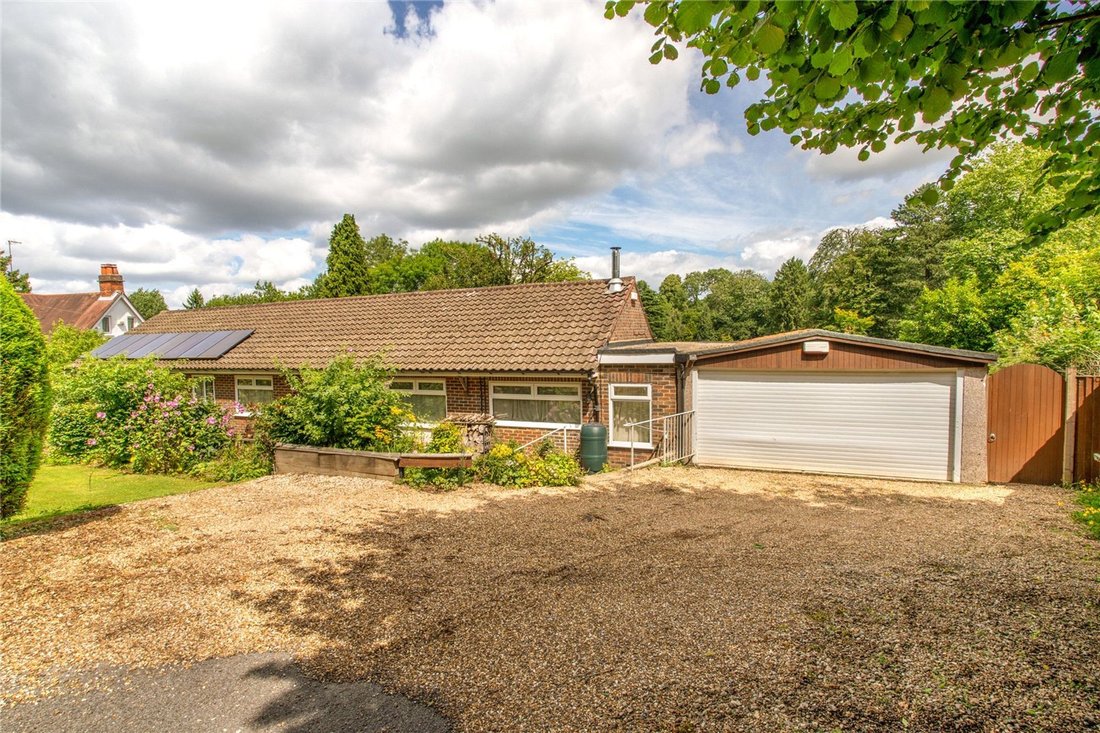Bungalow in Woldingham, England 4 - 13586561