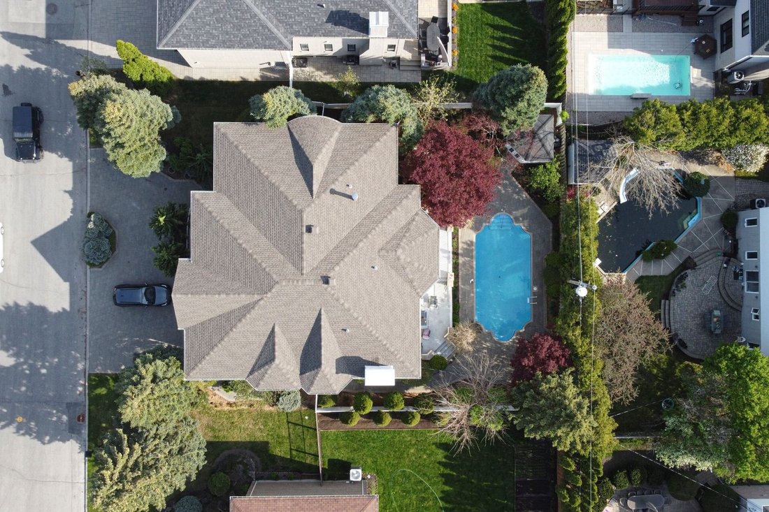 House in Kirkland, Quebec, Canada 5 - 17143605