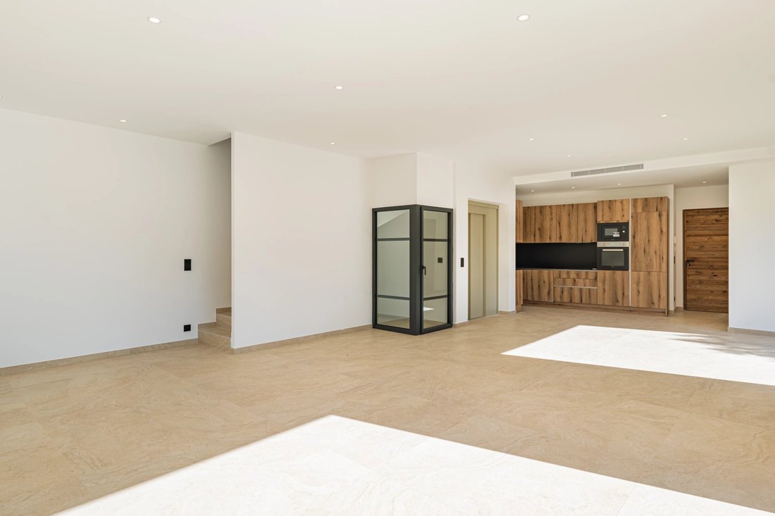 Villa in Mougins, Provence-Alpes-Côte d'Azur, France 4 - 17062239