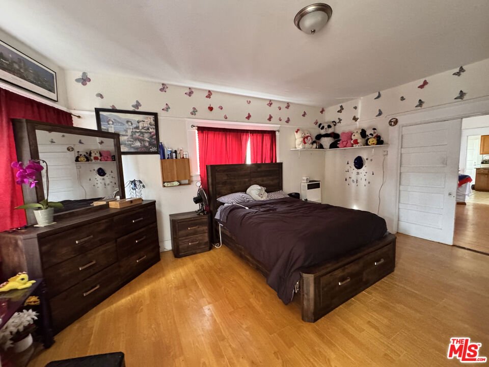 Los Angeles, California, United States 2 - 17142248