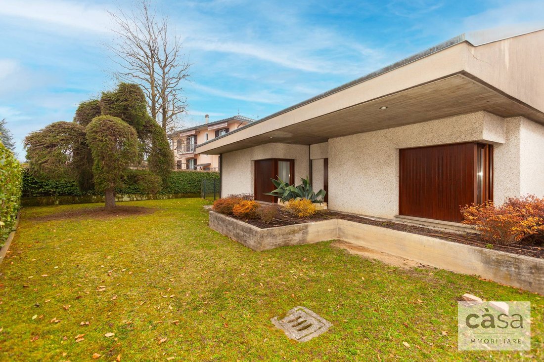 Villa in Bobbiate, Varese, Lombardy 3 - 17143560