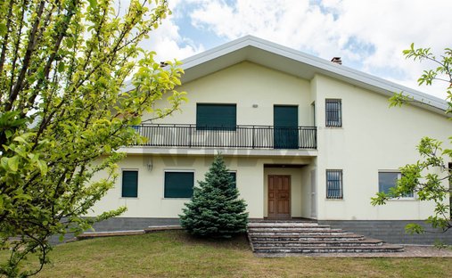Villa in Torricella Peligna, Abruzzo, Italy 1