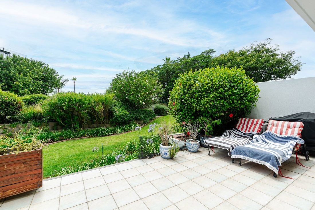 Apartment in Mouille Point, Atlantic Seaboard, Cape Town 5 - 17070735