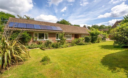 Bungalow in Woldingham, England 1