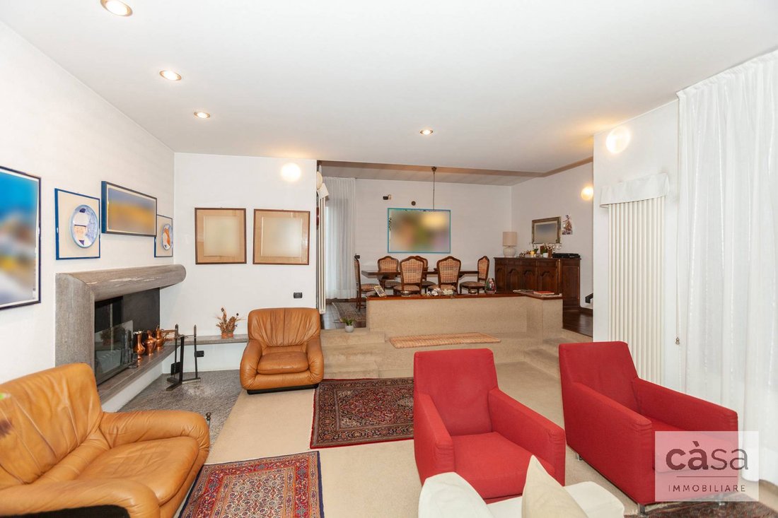 Villa in Bobbiate, Varese, Lombardy 5 - 17143560