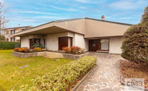 Villa in Bobbiate, Varese, Lombardei 1