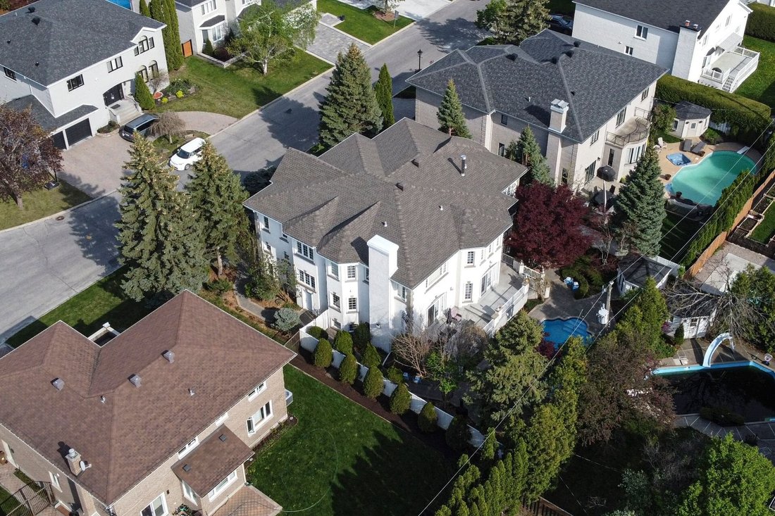 House in Kirkland, Quebec, Canada 3 - 17143605
