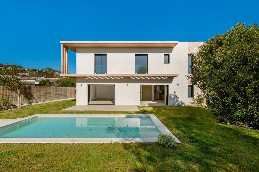 Villa in Mougins, Provence-Alpes-Côte d'Azur, France 3 - 17062239