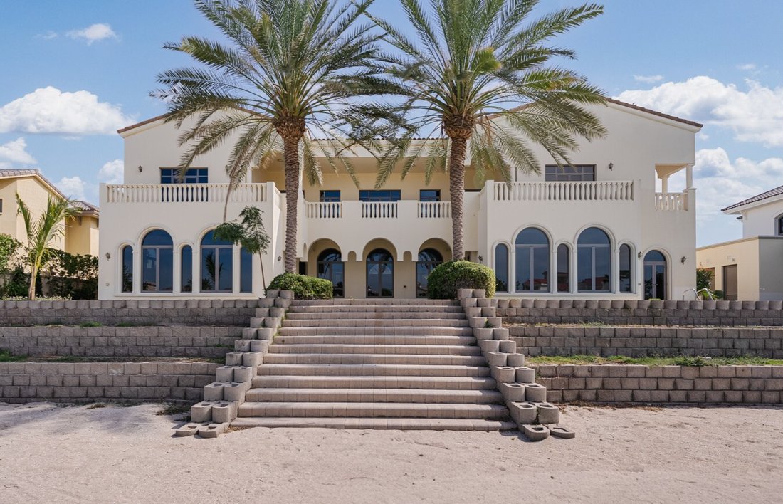Villa in Palm Jumeirah, Dubai, United Arab Emirates 1 - 17144493