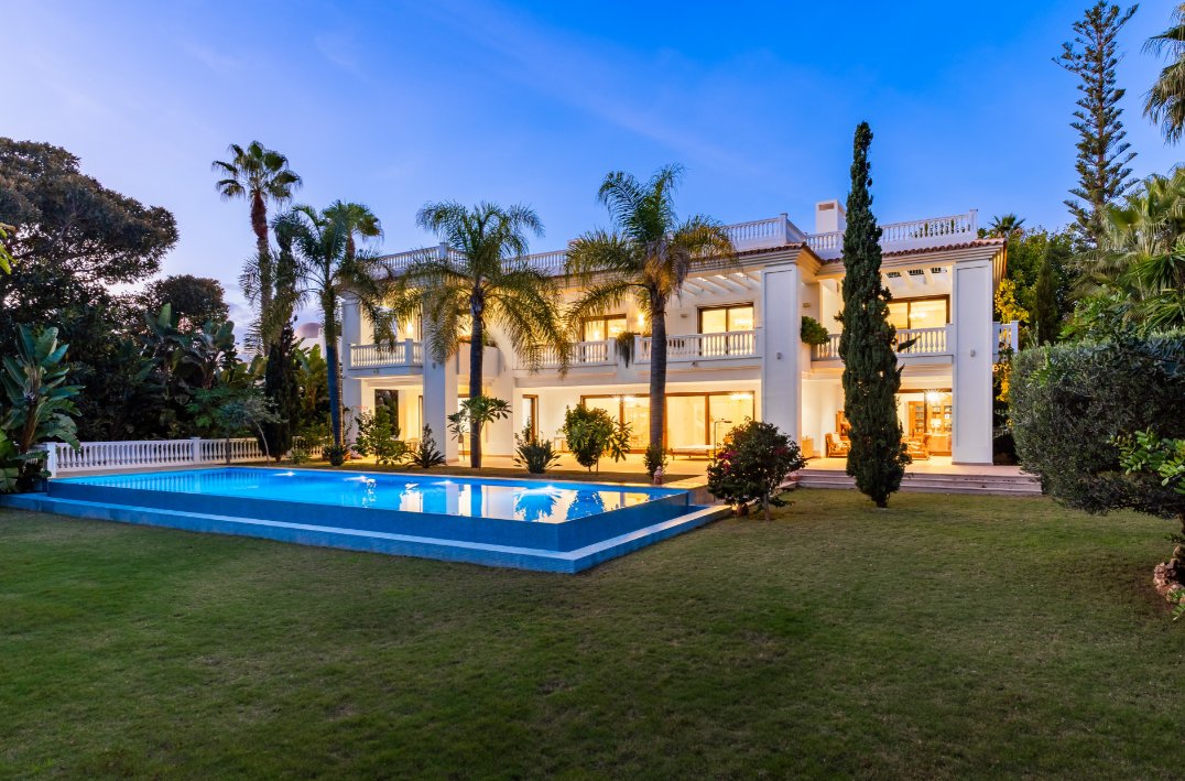 Villa in Marbella, Andalusia, Spain 2 - 17144341