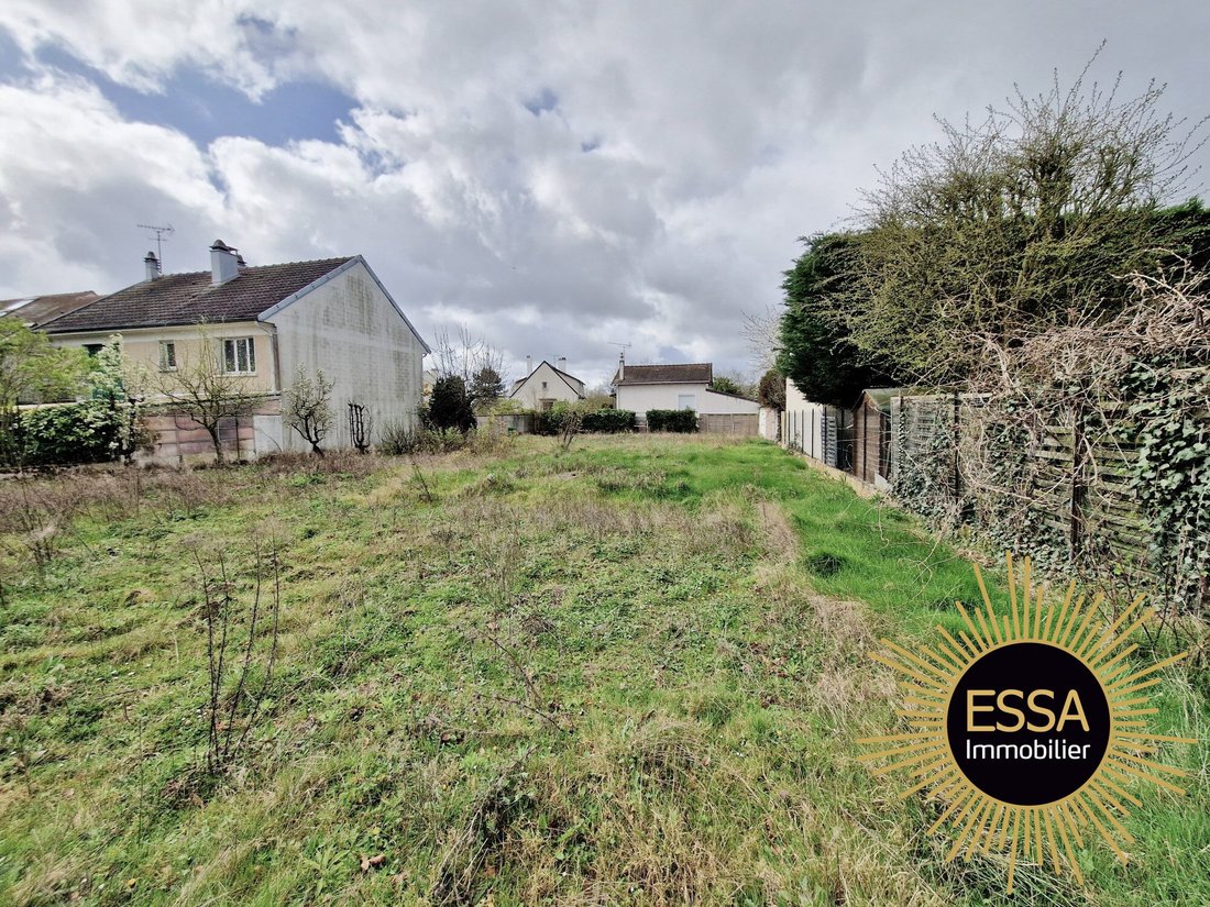 Land in Les Residences, Noisy-le-Roi, France 2 - 16692217