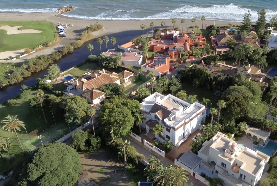 Villa in Marbella, Andalusia, Spain 1 - 17144341