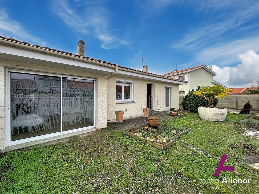 House in Saint-Medard-en-Jalles, Nouvelle-Aquitaine, France 2 - 17143854