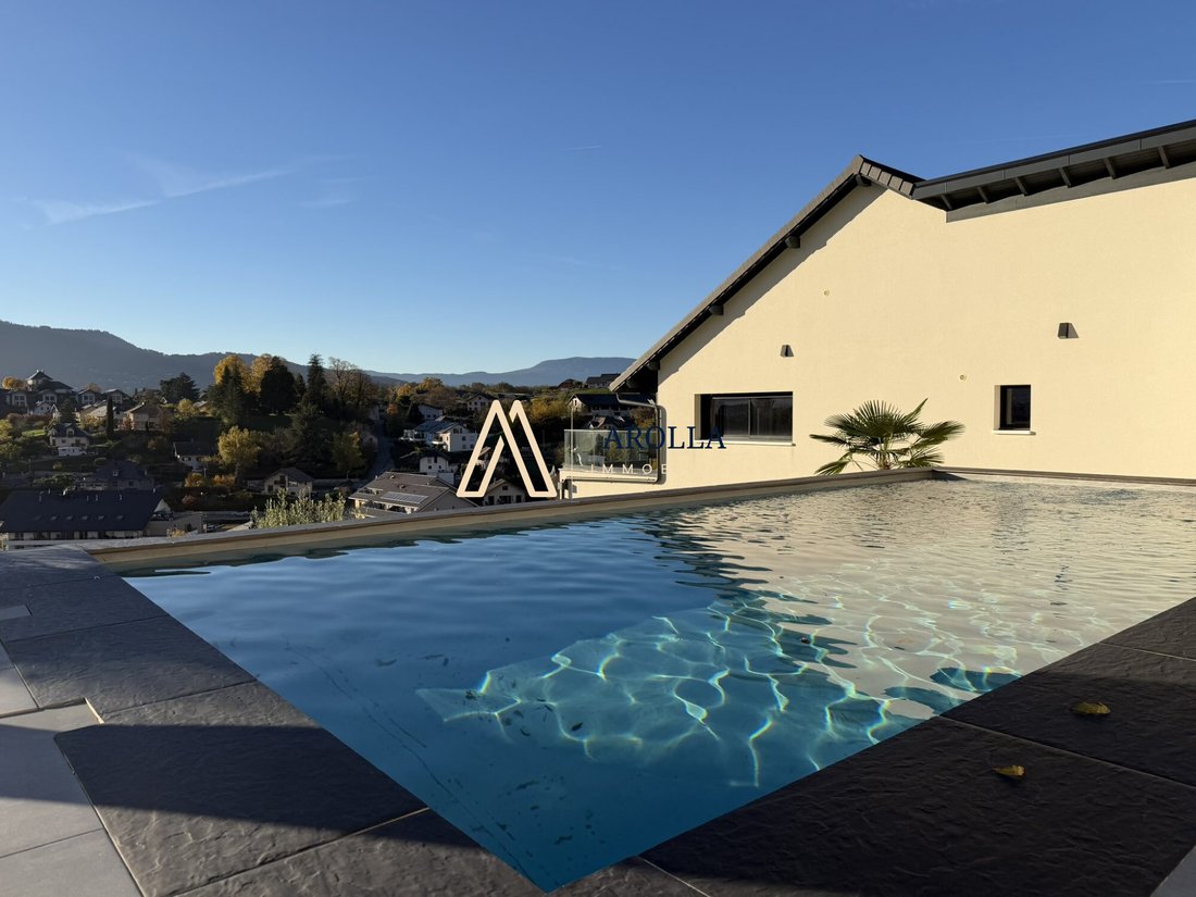 Villa in Saint-Jeoire-Prieure, Auvergne-Rhône-Alpes, France 1 - 17143959