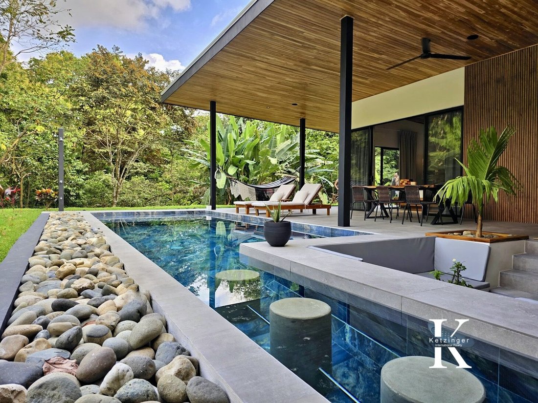 Villa in Ojochal, Puntarenas Province, Costa Rica 2 - 16769248