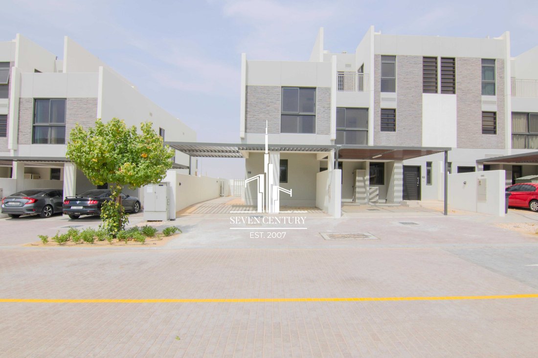 Villa in Damac Hills 2, Dubai, United Arab Emirates 1 - 17144792