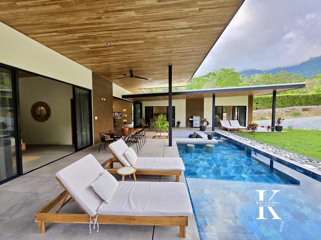 Villa in Ojochal, Puntarenas Province, Costa Rica 5 - 16769248