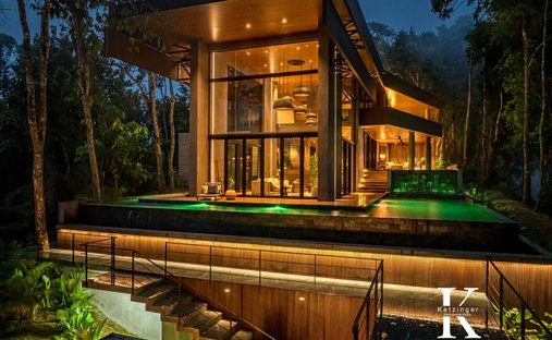 Villa in Cinco Esquinas, San José Province, Costa Rica 1