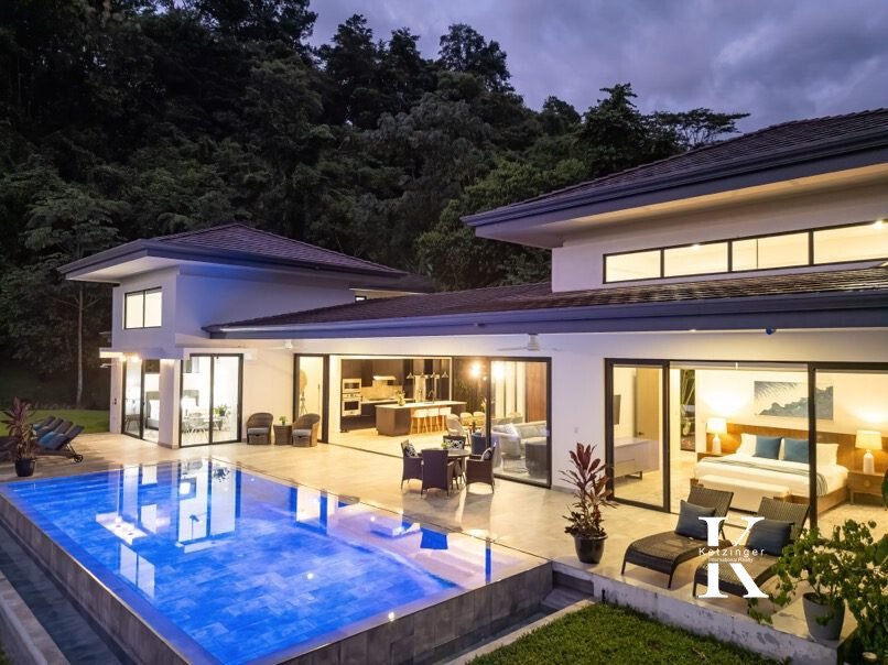 Villa in Ojochal, Puntarenas Province, Costa Rica 1 - 16763243