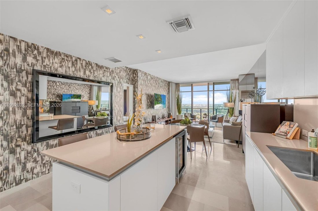 Condo in Miami, Florida, United States 3 - 17145023