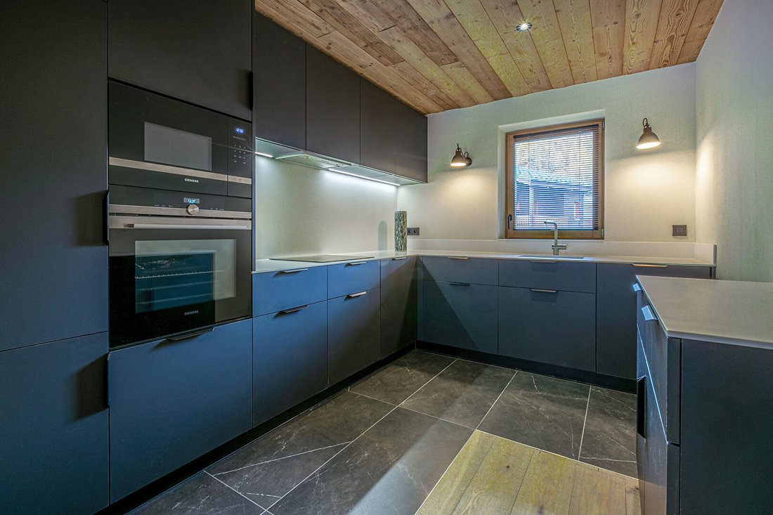 Apartment in Val-d'Isere, Auvergne-Rhône-Alpes, France 4 - 17144573