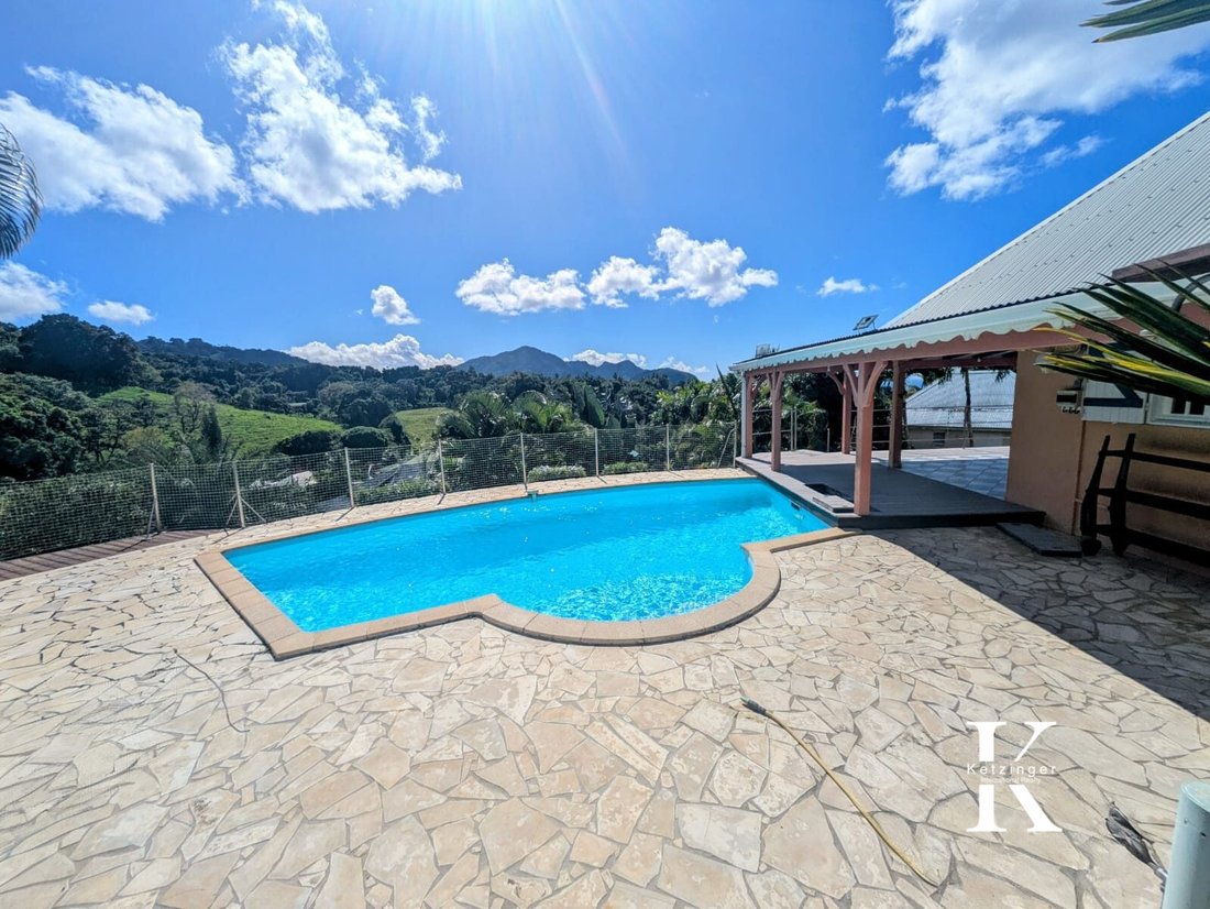 Villa in Saint-Claude, Basse-Terre, Guadeloupe 1 - 15991518