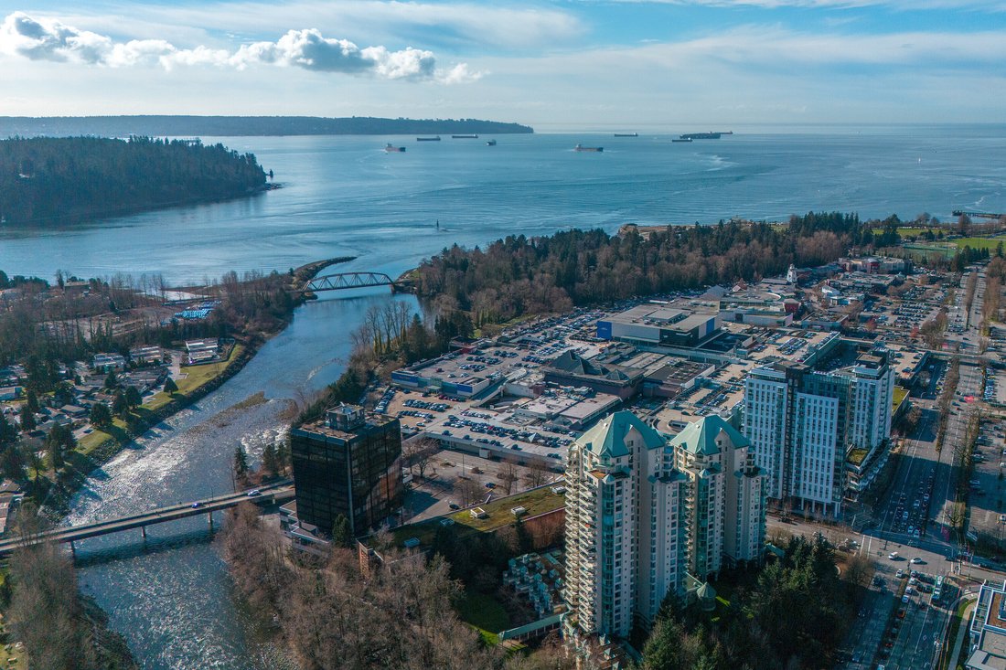Condo in West Vancouver, British Columbia, Canada 2 - 17144627