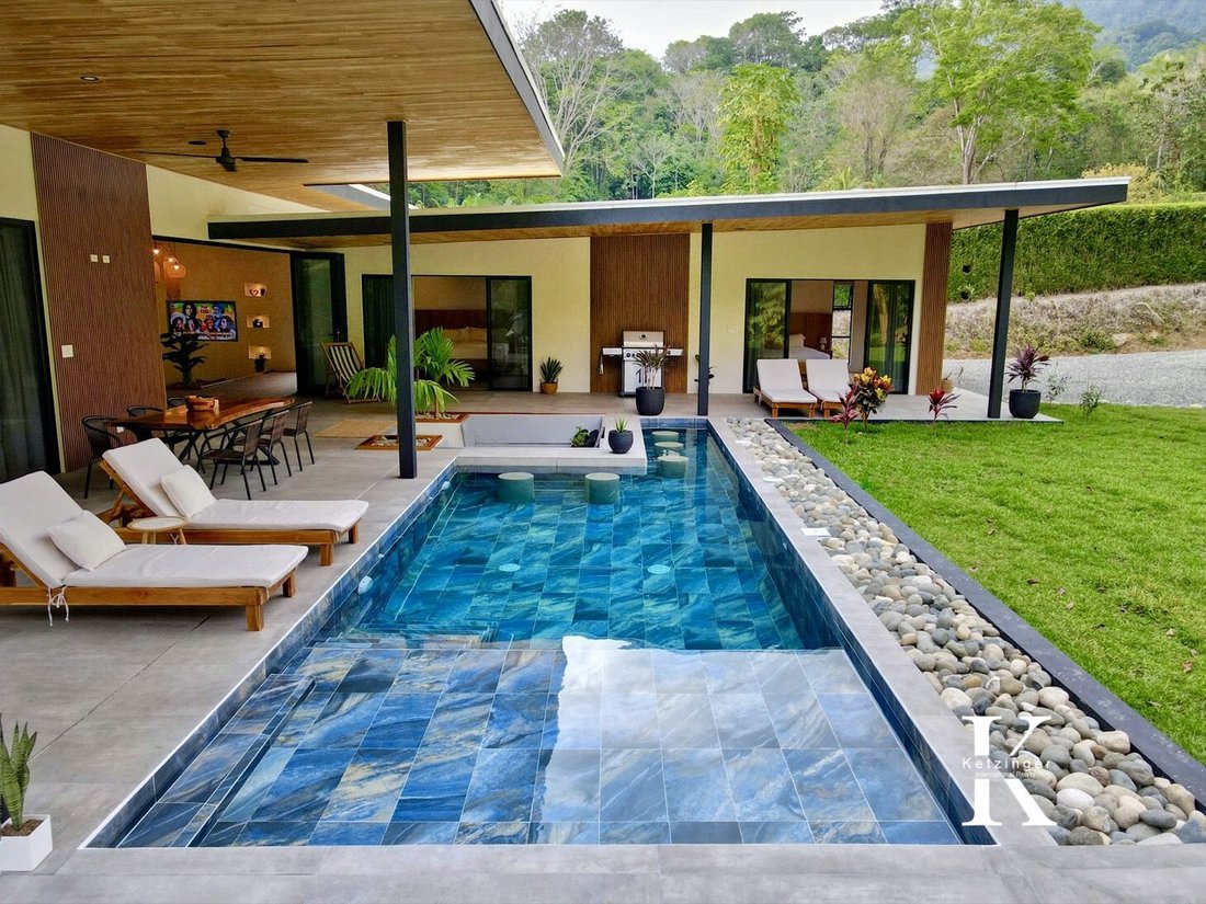 Villa in Ojochal, Puntarenas Province, Costa Rica 1 - 16769248