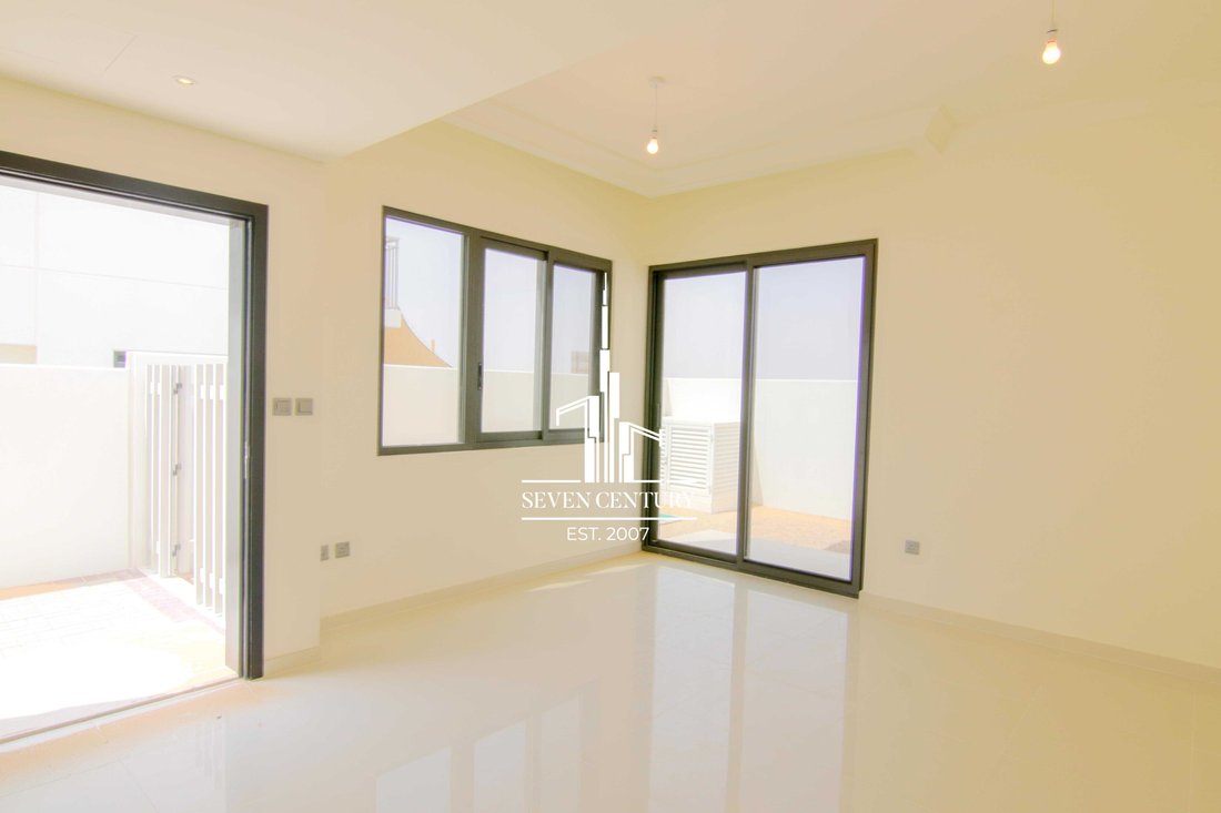 Villa in Damac Hills 2, Dubai, United Arab Emirates 2 - 17144792