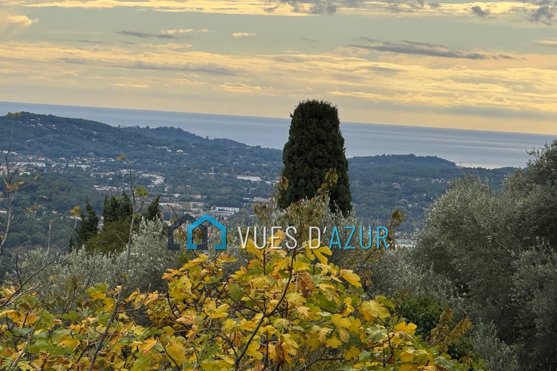 Villa in Grasse, Provence-Alpes-Côte d'Azur, France 1 - 17144857