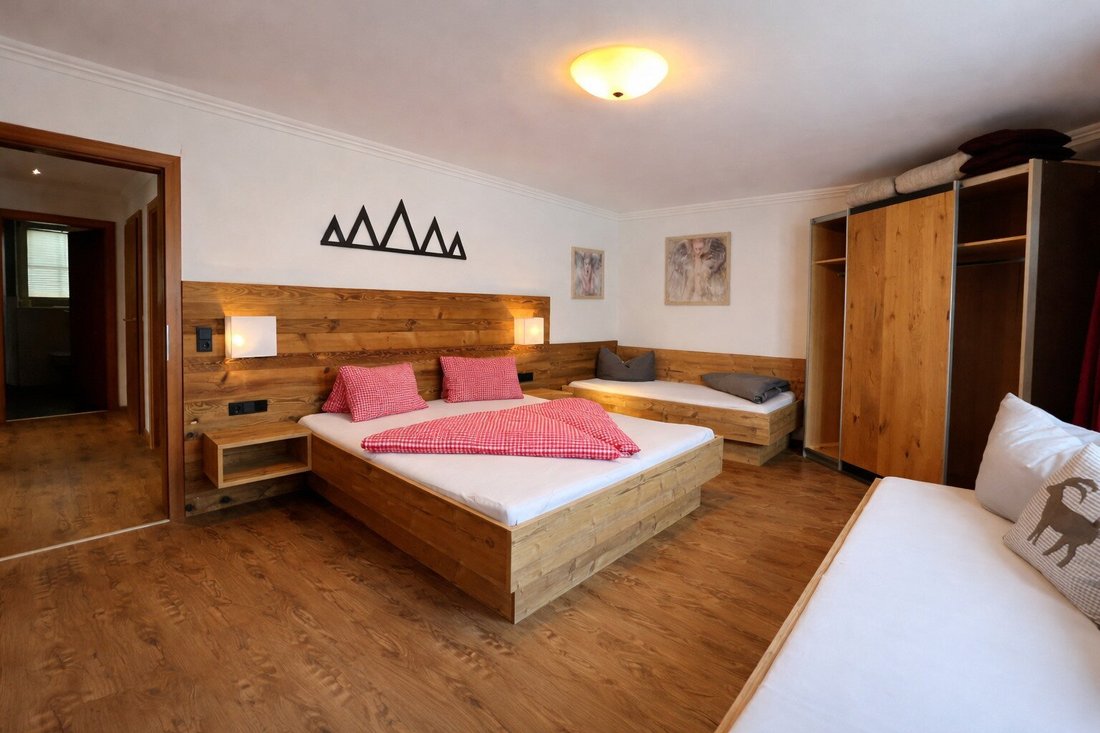 Großzügige Wohnimmobilie Mit Ca. 120 M² In Sonniger Lage Von Hippach