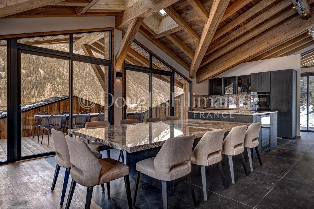 Chalet in Chamonix-Mont-Blanc, Auvergne-Rhône-Alpes, France 5 - 17144940