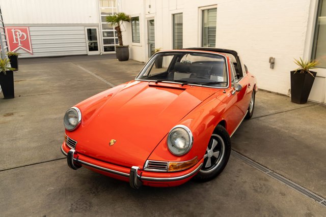 Cabriolet in Bellevue, WA, United States 3 - 17121931